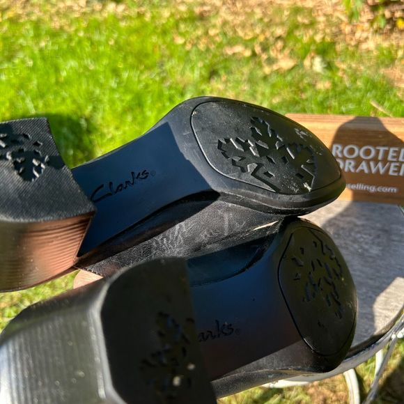 Clarks Leather Clogs Black Solid Closed Toe Slip On Block Heel Mules Neutral 7M - Picture 6 of 6